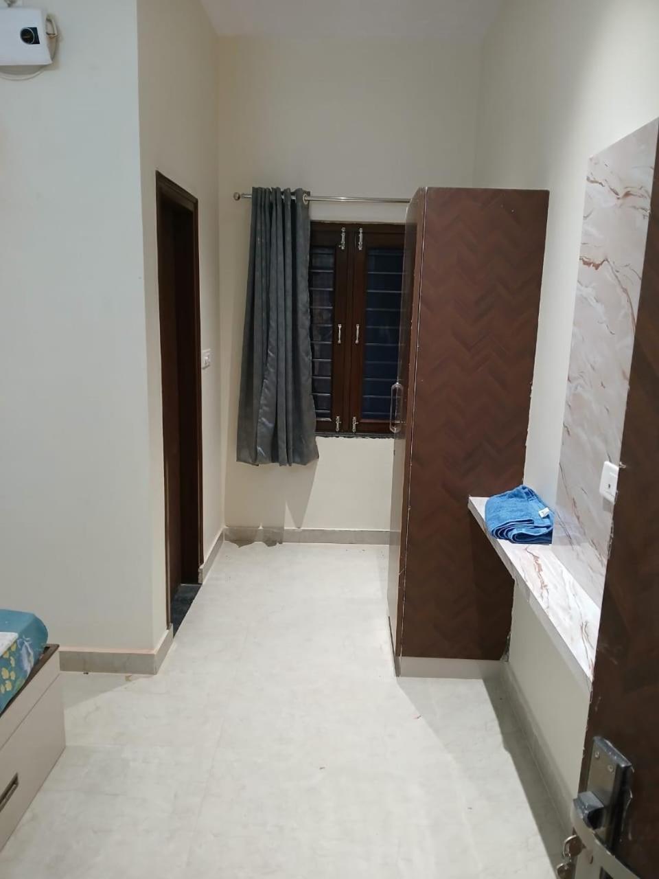 Hotel Jaipur In, Jatipura Parikrama Marg Near Mukharvind Temple Govardhan Luaran gambar